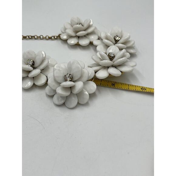 J. Crew White Chunky Bold Icy 3D Flower Rose Gold Tone Statement Necklace 21" - Picture 10 of 13